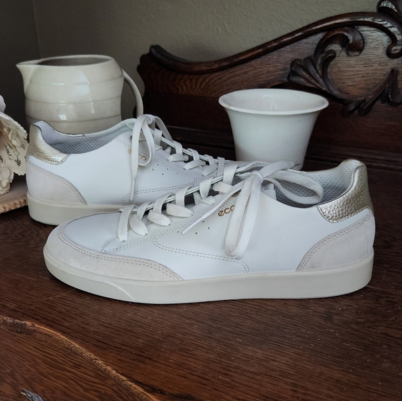 Ecco Street Lite Sneakers - Picture 2 of 9